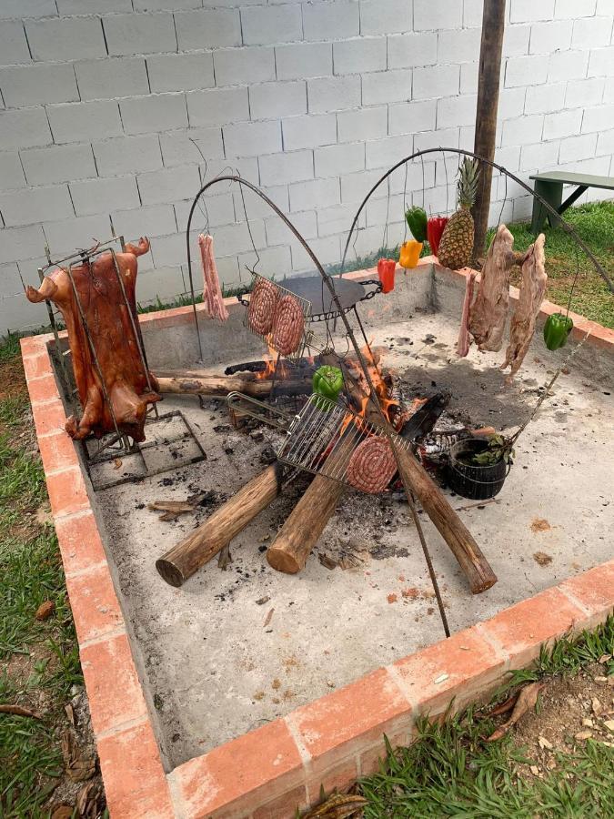 Casa Dom Quixote, Pequena Chacara No Centro Da Cidade Villa Atibaia Buitenkant foto